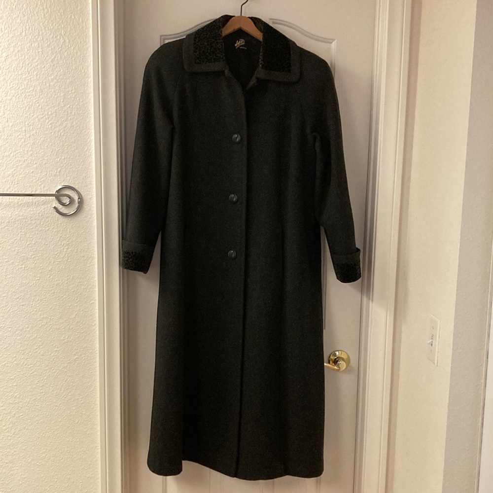 JOD Vintage Women’s long wool coat.